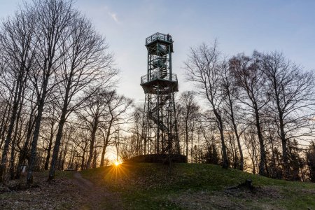 Téléchargez les photos : Tour d'observation à ossature d'acier construite en 1889 sur la montagne Wilzenberg en Allemagne - en image libre de droit