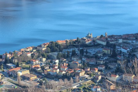 Foto de Cannobio overview on Maggiore Lake, Piamonte, Italia - Imagen libre de derechos
