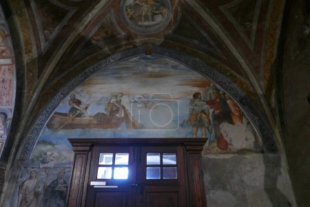 Téléchargez les photos : MORCOTE, SUISSE - 1 JUIN 2023 : Intérieur baroque de l'église Santa Maria del Sasso, fresque de la Pêche miraculeuse - en image libre de droit