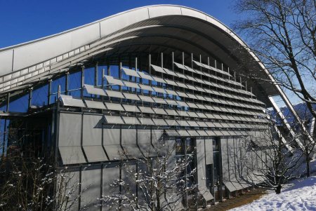 Téléchargez les photos : BERN, SUISSE - 20 JANVIER 2024 : Zentrum Paul Klee par l'architecte Renzo Piano - en image libre de droit