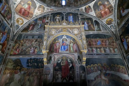 Téléchargez les photos : PADUA, ITALIE 2 MARS 2024 : Cathédrale Baptistère, Fresques de Giusto de 'Menabuoi créée au XIVe siècle - en image libre de droit