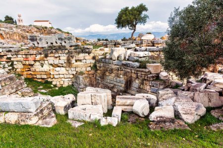 Ruinen in der archäologischen Stätte von Eleusis, Attika, Griechenland.