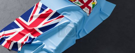 Foto de Bandera de Fiji. Bandera Fiji texturizada de tela aislada sobre fondo oscuro. Ilustración 3D - Imagen libre de derechos