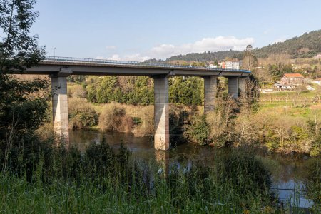 Foto de Un Ponte Ulla, España. El río Ulla al pasar por Vedra - Imagen libre de derechos