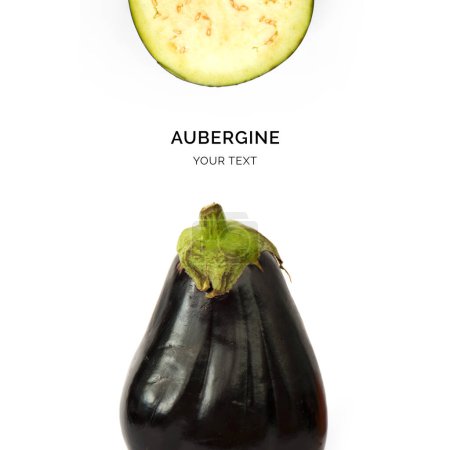Téléchargez les photos : Aménagement créatif en aubergine sur fond blanc. Pose plate. Concept de nourriture. Concept macro. - en image libre de droit