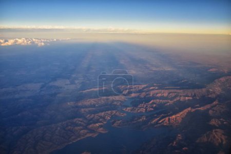Téléchargez les photos : Lac Chabot et réservoir supérieur de San Leandro Vue aérienne depuis l'avion près de San Francisco et San Jose. La Californie. États-Unis. - en image libre de droit