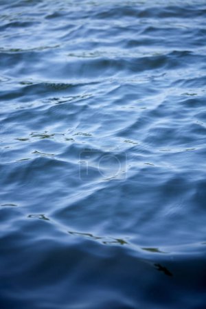 Foto de Fondo de superficie azul de agua de mar - Imagen libre de derechos