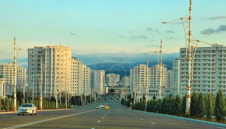Téléchargez les photos : Achgabat, Turkménistan. Architecture moderne d'Achgabat. Vue sur le nouveau quartier. - en image libre de droit