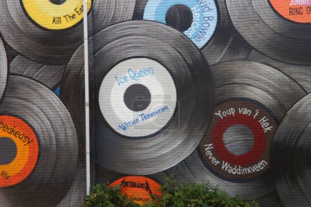 Foto de Mural en el Pasaje en Waddinxveen con todo tipo de LP en Holanda - Imagen libre de derechos