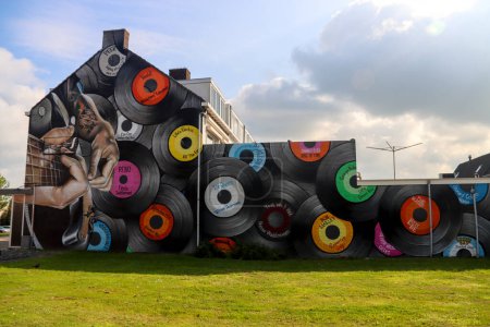 Foto de Mural en el Pasaje en Waddinxveen con todo tipo de LP en Holanda - Imagen libre de derechos