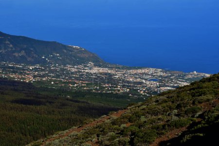 Tenerife, Islas Canarias - 15 de marzo de 2024: el Parque Nacional del Teide