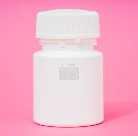 Téléchargez les photos : Contenants en plastique blanc pour médicaments. - en image libre de droit