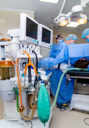Tecnologías operativas. Dispositivo médico estéril en sala de emergencias.