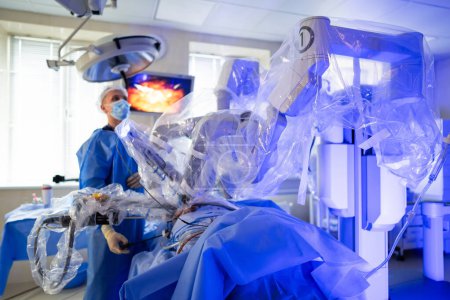 Foto de Proceso moderno de cirugía robótica futurista. Tecnologías operativas innovadoras. - Imagen libre de derechos