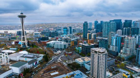 Seattle Stadt Luftaufnahme mit modernen Gebäuden. Stadtbild des Bundesstaates Washington.