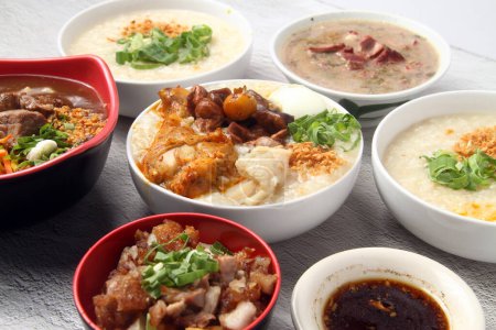 Foto von frisch gekochten verschiedenen berühmten philippinischen Lebensmitteln.