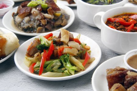 Téléchargez les photos : Photo de plats philippins fraîchement cuits. - en image libre de droit