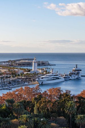 Foto de Málaga, España- vista del puerto. - Imagen libre de derechos