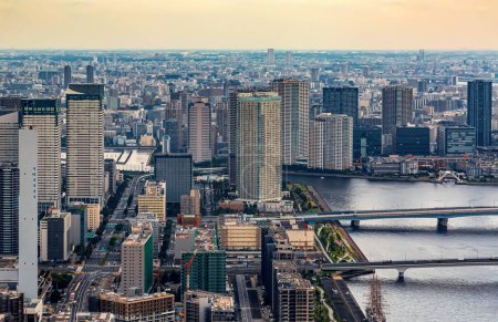 Luftaufnahme des Hafens von Odaiba in Minato City, Tokio, Japan