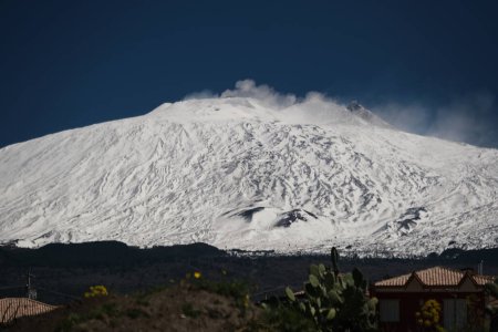 Foto de Vistas al volcán Etna, Sicilia, Italia - Imagen libre de derechos
