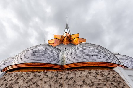 Kuppel des Hagymatikums in der Stadt Mako, Ungarn. Hagymatikum ist eines der Meisterwerke organischer Architektur in Ungarn.