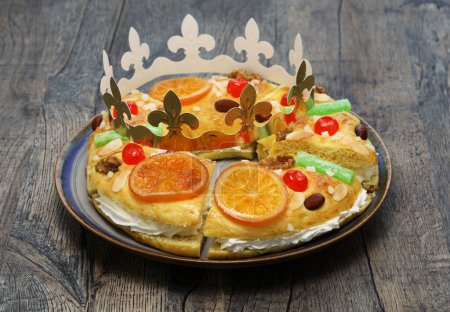 Téléchargez les photos : Roscn de reyes, gâteau des rois espagnols - en image libre de droit