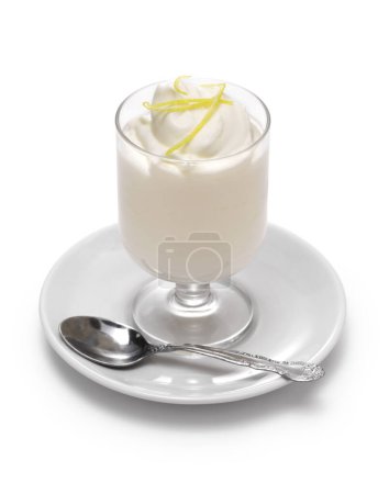 Téléchargez les photos : Lemon Syllabub, Dessert à la crème fouettée anglaise - en image libre de droit