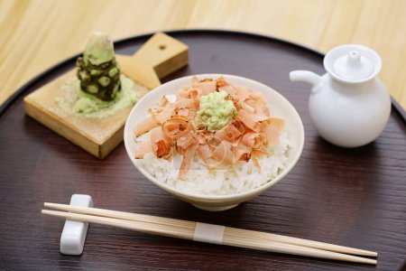 Téléchargez les photos : Bol de riz wasabi, nourriture gastronomique japonaise - en image libre de droit