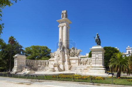 Denkmal der spanischen Verfassung von 1812 auf dem Platz Plaza de espana. cadiz, andalusien, spanien.