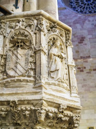 Photo for Siguenza, Spain - January 19, 2024. Pulpit of epistle side with the main altarpiece of Siguenza Cathedral. Guadalajara, Castilla la Mancha, Spain. - Royalty Free Image