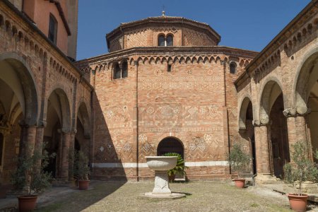 Pilatushof und Grabeskirche in der Basilika von Santo, Bologna, Emilia-Romagna, Italien.