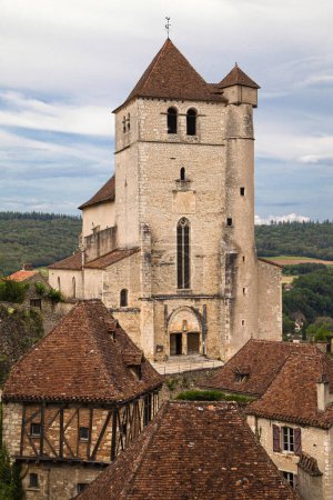Kirche Saint-Cirq-et-Sainte-Juliette in Saint-Cirq-Lapopie, Okzitanien, Frankreich.