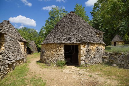 Trockensteinhütte in Cabanes de Breuil, Saint-Andre-d 'Allas, Dordogne, Nouvelle-Aquitaine, Frankreich.