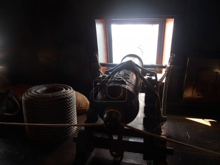 Foto de El cañón de galeón español encarna el poder y la historia de la guerra naval. - Imagen libre de derechos