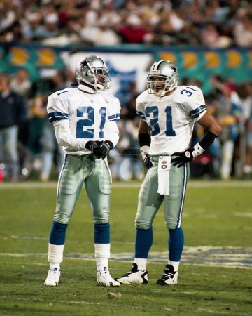 Téléchargez les photos : Deion Sanders et Brock Marion des Cowboys de Dallas jouent au Super Bowl XXX (30) le 28 janvier 1996 à Tempe, Arizona. - en image libre de droit