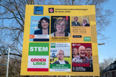 Foto de Cartelera electoral en Duivendrecht Países Bajos 11-3-2022 - Imagen libre de derechos