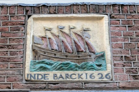 Téléchargez les photos : Façade Pierre Inde Barck 1626 à Amsterdam Pays-Bas 14-3-2022 - en image libre de droit