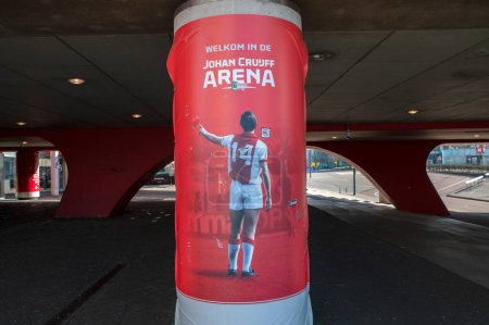 Foto de Póster destrozado con palos en el estadio Johan Cruijff Arena en Ámsterdam Países Bajos 11-3-2022 - Imagen libre de derechos