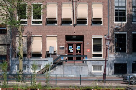 Téléchargez les photos : UVA Building at the Kloveniersburgwal Street at Amsterdam Pays-Bas 23-6-2022 - en image libre de droit