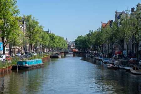 Téléchargez les photos : Vue du pont Bushuissluis à Amsterdam Pays-Bas 23-6-2022 - en image libre de droit
