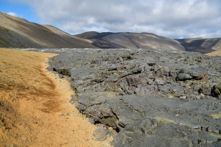 Foto de Small path next to solidified lava field from Geldingadalir volcano in Iceland - Imagen libre de derechos