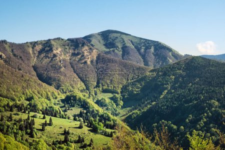 Rakytov colline, Big Fatra paysages de montagnes, République slovaque. Scène naturelle saisonnière. Destination de voyage. Thème randonnée pédestre.