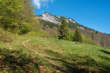 Schwarzer Stein, Große Fatra, Slowakische Republik. Saisonale Naturszene. Reiseziel. Thema Wandern.