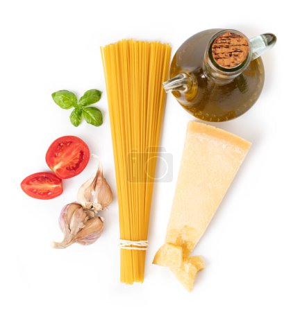 Foto de Ramo de espaguetis aislados sobre fondo blanco - Imagen libre de derechos
