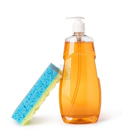 Foto de Productos de limpieza. Esponja, detergente y tela para la limpieza del hogar. aislado sobre fondo blanco - Imagen libre de derechos