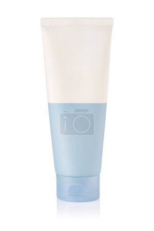 Foto de Tubos en blanco de productos cosméticos aislados sobre fondo blanco - Imagen libre de derechos