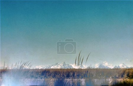 Téléchargez les photos : Les lacs Llanganuco Huaraz Ancash Pérou avec une belle aquarelle émeraude dans les montagnes - en image libre de droit
