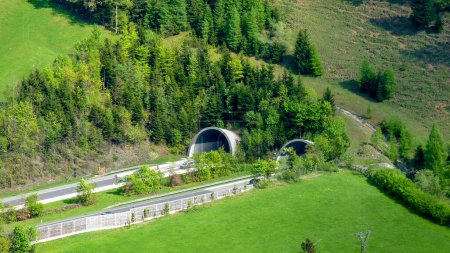 Téléchargez les photos : Austria, Salzburg, Europe, entry to car tunnel - en image libre de droit