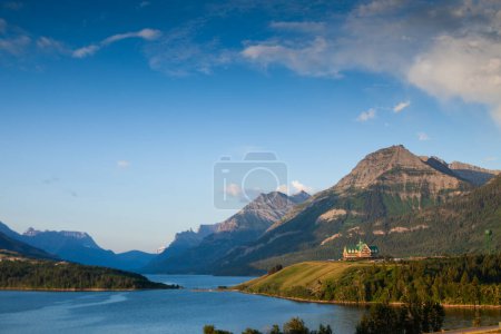 Téléchargez les photos : Hôtel Prince of Wales à Waterton Lakes National Park, Alberta, Canada - en image libre de droit