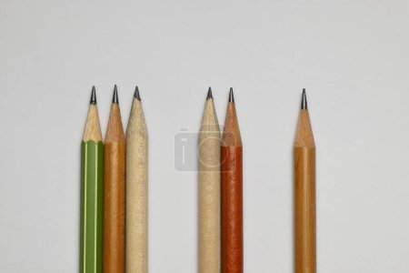 Téléchargez les photos : Crayons reprenant la méthode de répétition espacée pour un apprentissage efficace - en image libre de droit